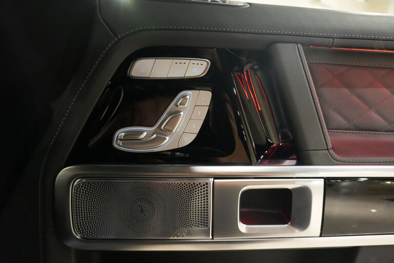 2026年式 メルセデスベンツ G450d AMGライン ナイトPKG MANUAKTURプログラム+ グラファイト MQ4226