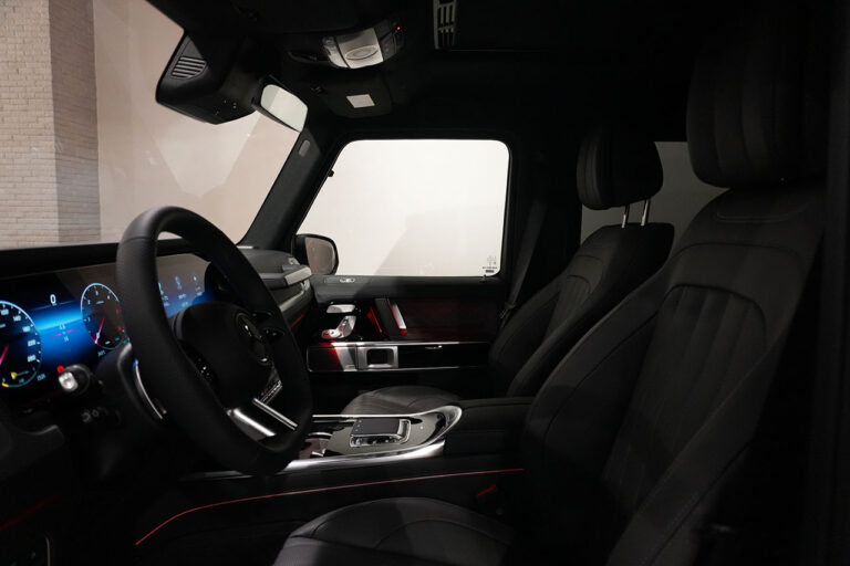 2026年式 メルセデスベンツ G450d 左ハンドル AMGライン ナイトPKG MANUFAKTURプログラム+ オブシディアンブラック MQ4229