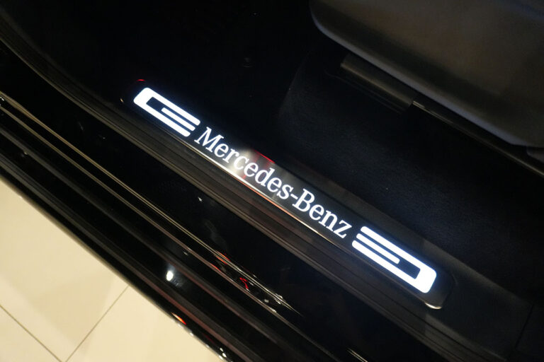 2026年式 メルセデスベンツ G450d 左ハンドル AMGライン ナイトPKG MANUFAKTURプログラム+ オブシディアンブラック MQ4229