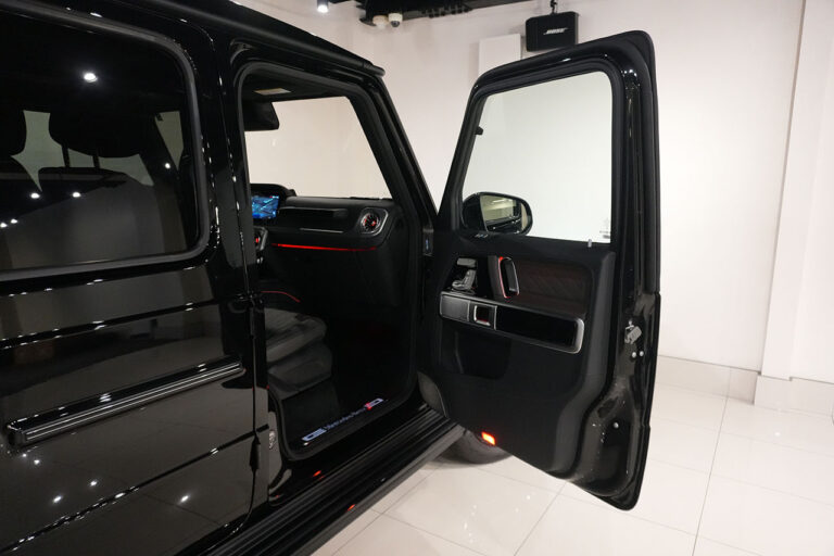 2026年式 メルセデスベンツ G450d 左ハンドル AMGライン ナイトPKG MANUFAKTURプログラム+ オブシディアンブラック MQ4229
