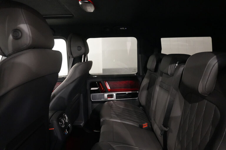 2026年式 メルセデスベンツ G450d 左ハンドル AMGライン ナイトPKG MANUFAKTURプログラム+ オブシディアンブラック MQ4229