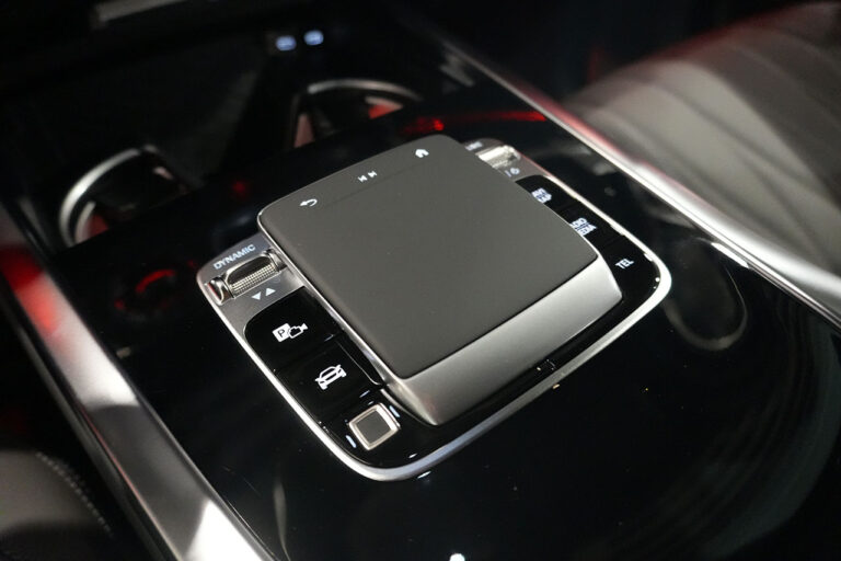 2026年式 メルセデスベンツ G450d 左ハンドル AMGライン ナイトPKG MANUFAKTURプログラム+ オブシディアンブラック MQ4229