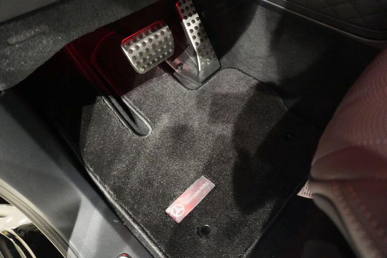 2026年式 メルセデスベンツ G450d 左ハンドル AMGライン ナイトPKG MANUFAKTURプログラム+ オブシディアンブラック MQ4229