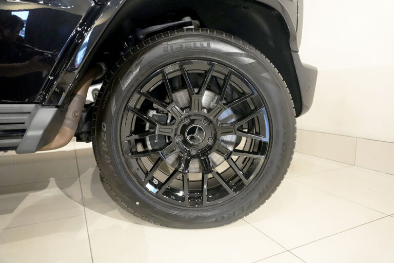 2023年式 メルセデスベンツ G400d ダークブラック Gmanufakturプログラム AMGライン オブシディアンブラック MQ4301