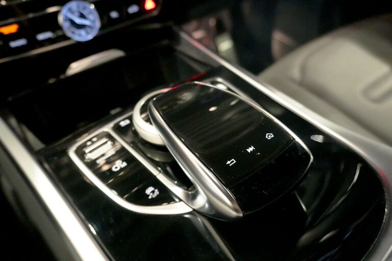 2023年式 メルセデスベンツ G400d ダークブラック Gmanufakturプログラム AMGライン オブシディアンブラック MQ4301