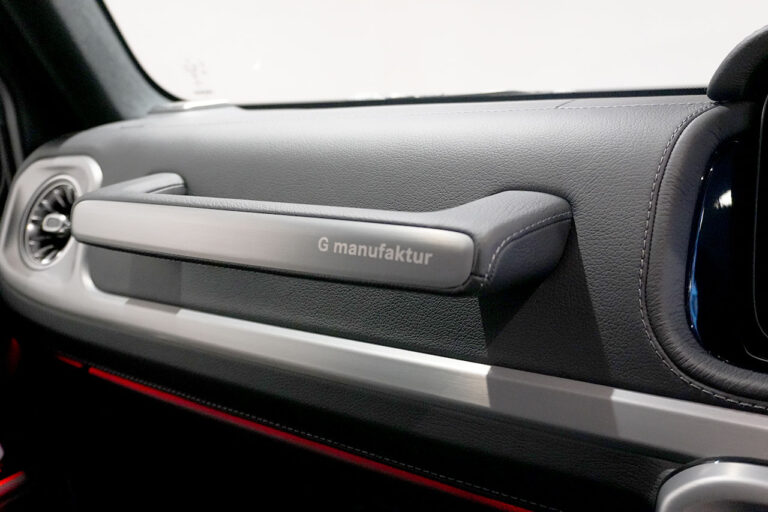 2023年式 メルセデスベンツ G400d ダークブラック Gmanufakturプログラム AMGライン オブシディアンブラック MQ4301