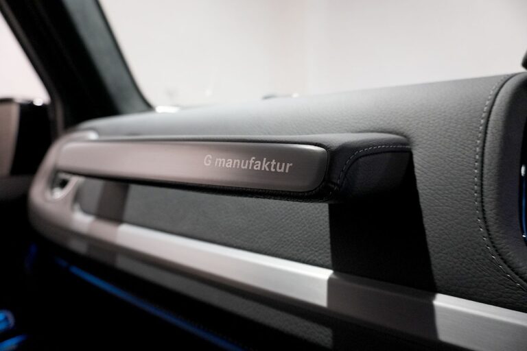 2023年式 メルセデスベンツ G400d Gmanufakturプログラム AMGライン ラグジュアリーPKG ダークブラック MQ4304