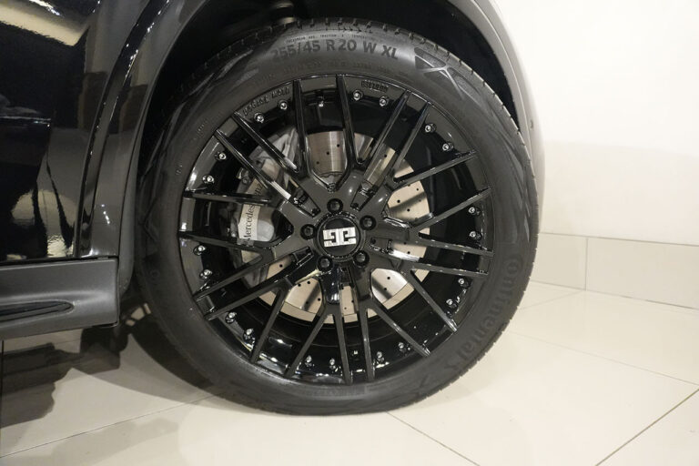 2025年式 メルセデスベンツ GLC220d 4MATIC クーペ AMGライン オブシディアンブラック MQ4317