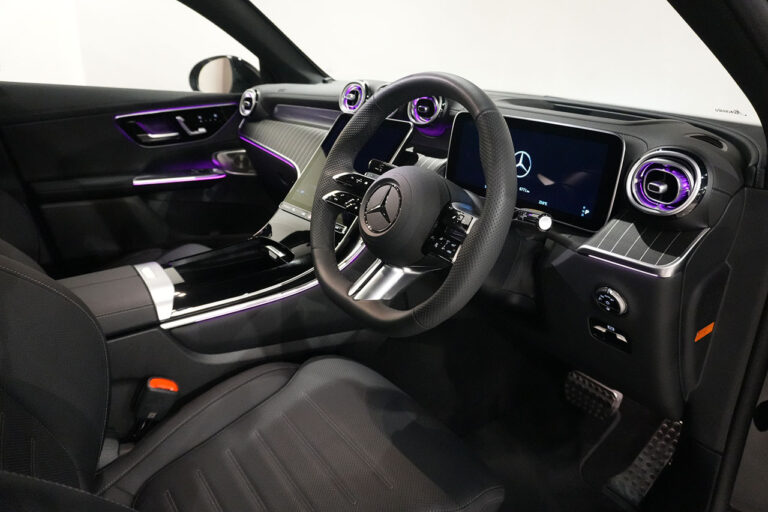 2025年式 メルセデスベンツ GLC220d 4MATIC クーペ AMGライン オブシディアンブラック MQ4317