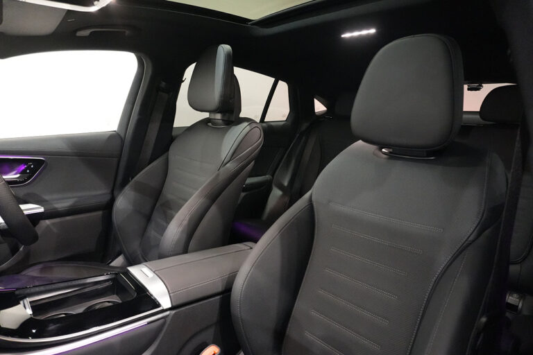 2025年式 メルセデスベンツ GLC220d 4MATIC クーペ AMGライン オブシディアンブラック MQ4317