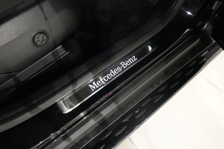2025年式 メルセデスベンツ GLC220d 4MATIC クーペ AMGライン オブシディアンブラック MQ4317