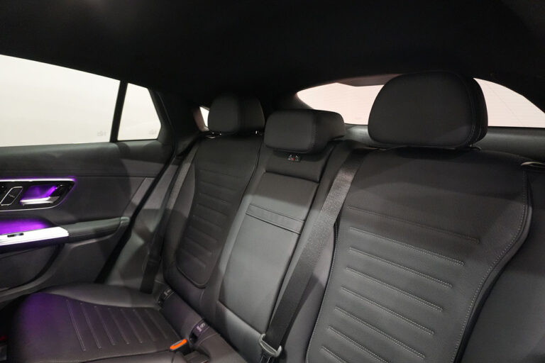 2025年式 メルセデスベンツ GLC220d 4MATIC クーペ AMGライン オブシディアンブラック MQ4317